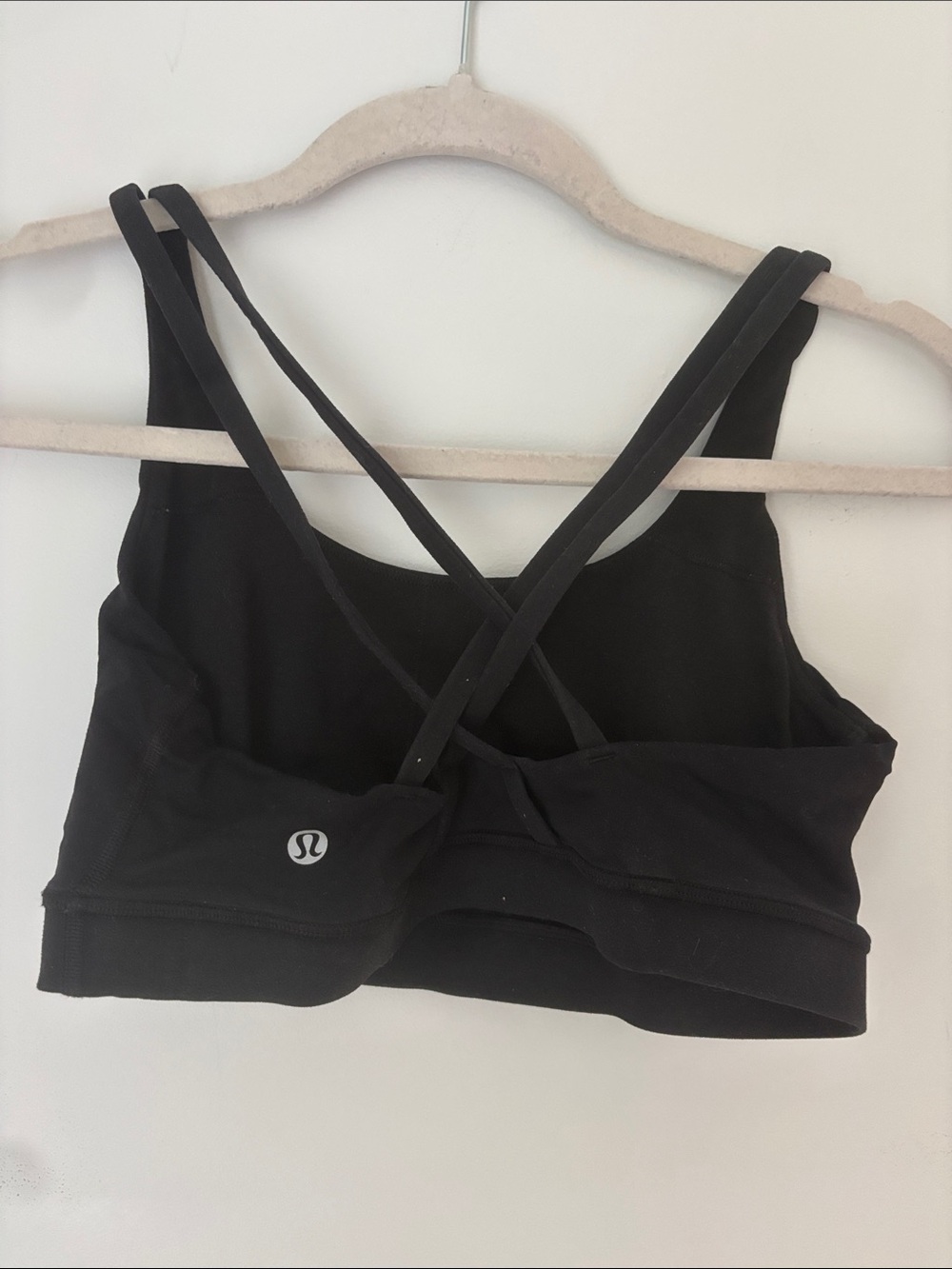 Lululemon Black Energy Sports Bra Size 8 - Picture 4 of 4
